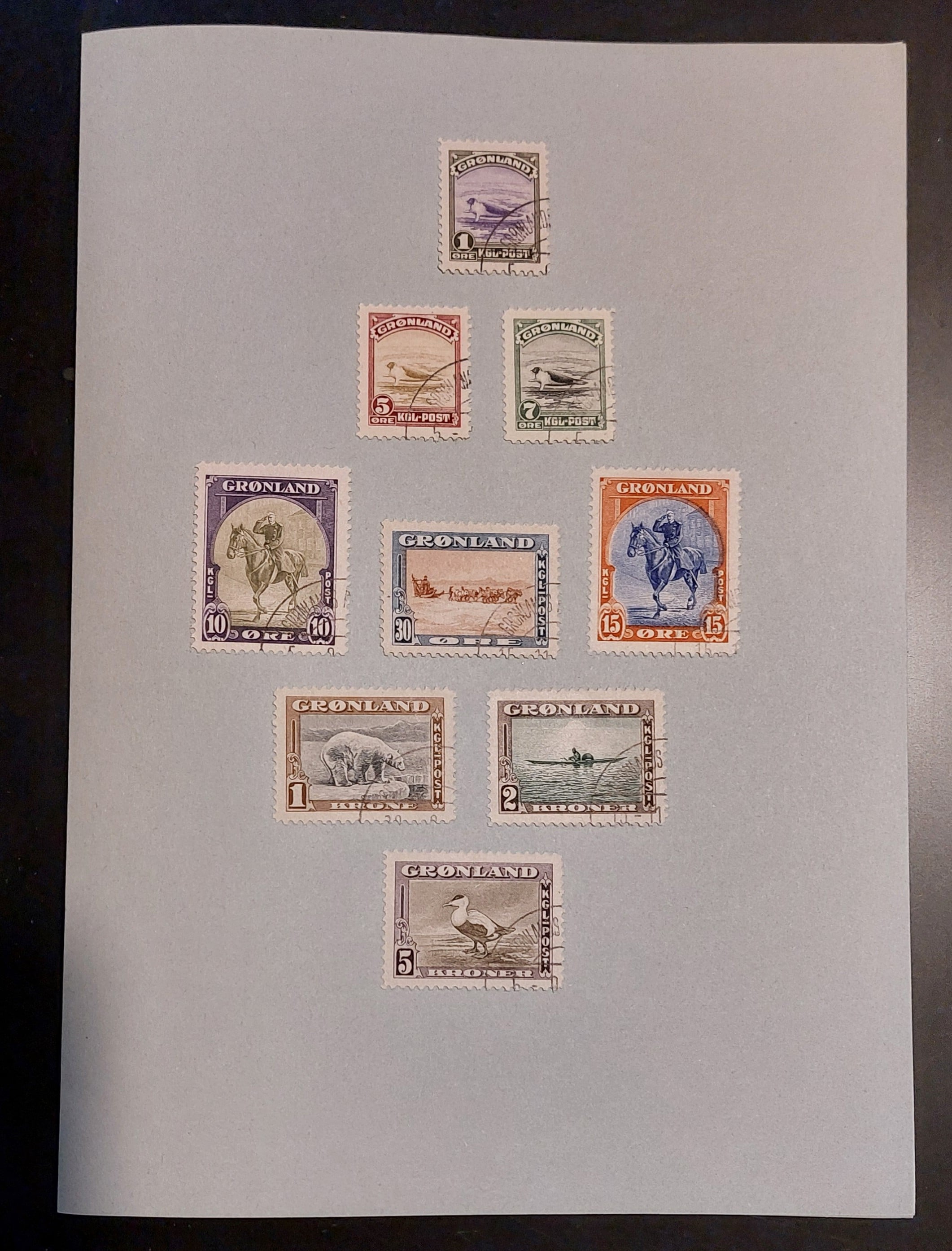 1945  Komplet Amerika Udgaven  
         500 kr.
         Let stemplet
         Grønlands Postkontor  
           (Kbh.K )